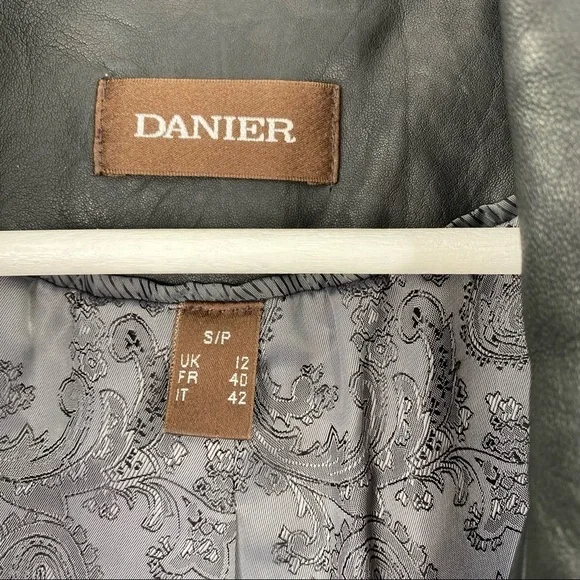 Danier Black Leather Removable Double-Lined Jacket - Size S - Picture 11 of 11